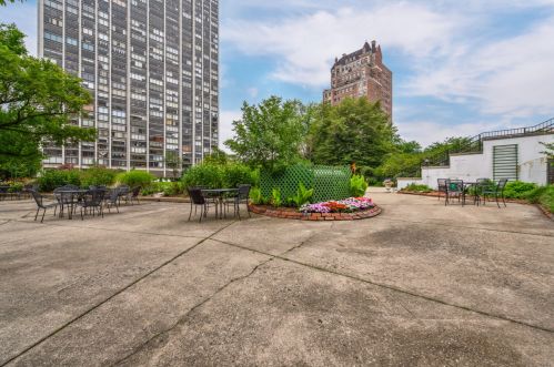 5555 Sheridan Rd, Chicago IL  60640-1609 exterior