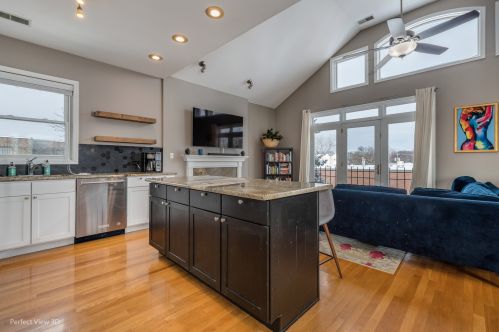 2031 Balmoral Ave, Chicago, IL 60625-1012