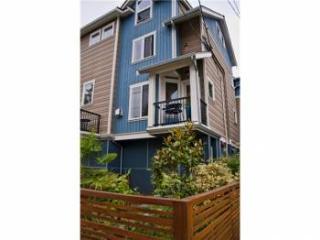 6521 5th Ave, Seattle WA  98115-6418 exterior
