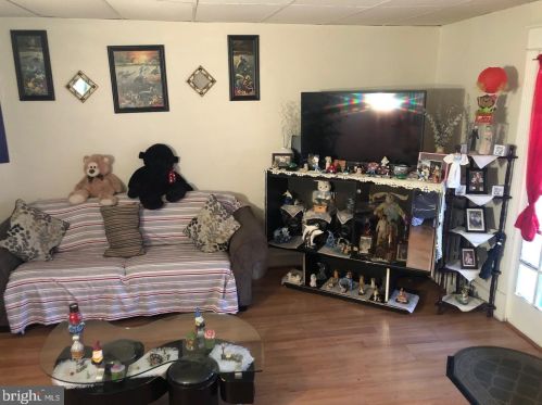 1615 Crosslynne Ave, Camden, NJ 08107-2211