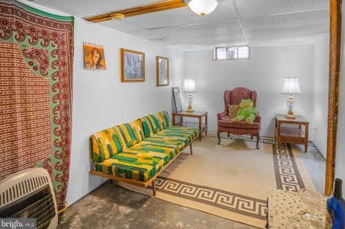 221 Locust St, Hanover PA  17331-2617 exterior