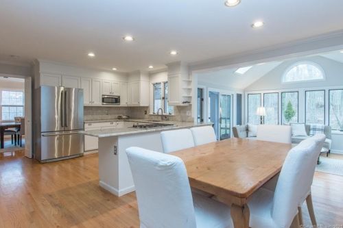 24 Duck Pond Pl, Wilton CT 06897-2704 exterior