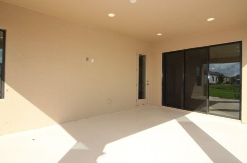 9513 Royal Poinciana Dr, Fort Pierce FL 34987-2514 exterior