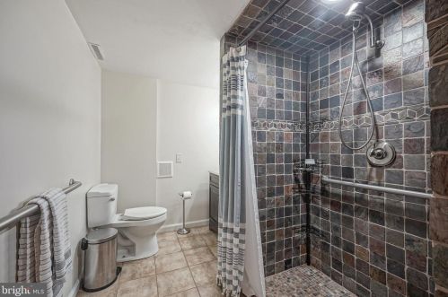 2402 Andover Rd, Riverton NJ 08077-3510 exterior