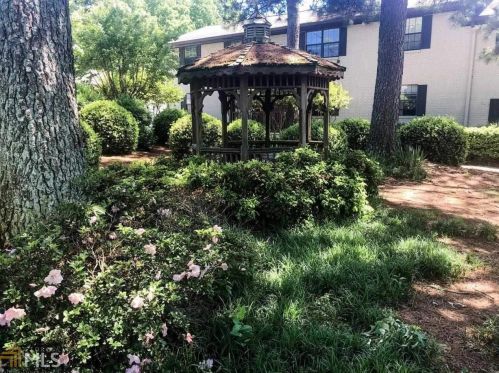 410 Candler Park Dr, Atlanta GA 30307-2115 exterior