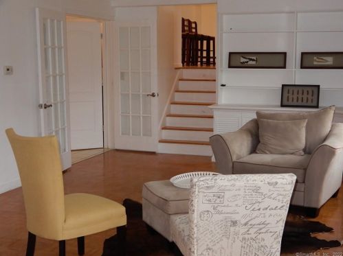 31 Mayflower Ln, Meriden CT 06450-3522 exterior