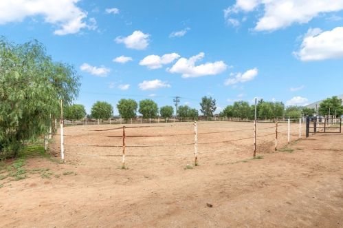 19030 Santa Rosa Mine Rd, Perris CA 92570-7769 exterior