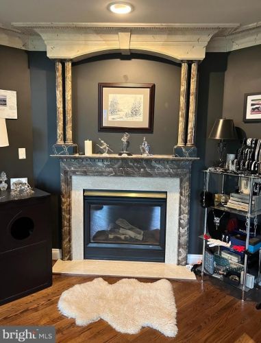 18 Alexander St, Alexandria VA  22314-3869 exterior