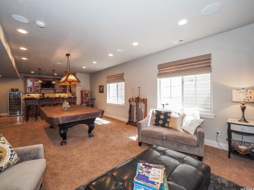 2161 Lorita Way, Sandy UT 84093-6514 exterior