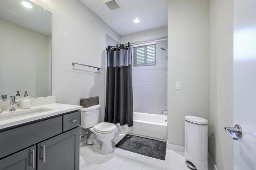 5339 Anita St, Dallas TX 75214-2707 exterior