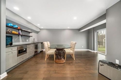 216 Overlook Dr, Pittsburgh PA 15216-1545 exterior