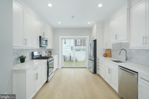 429 Lemonte St, Philadelphia PA 19128-4534 exterior