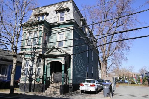 431 Pine St, Providence, RI 02907-1316