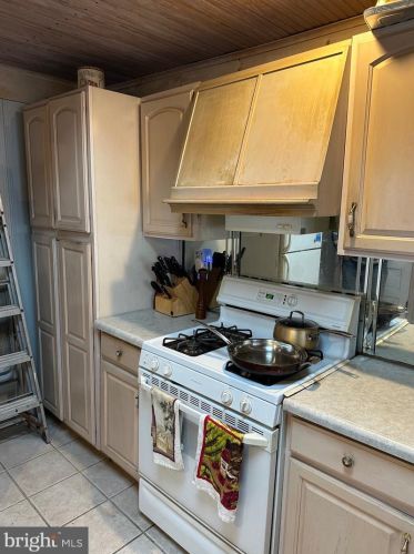 2160 Cumberland St, Philadelphia PA 19125-2245 exterior