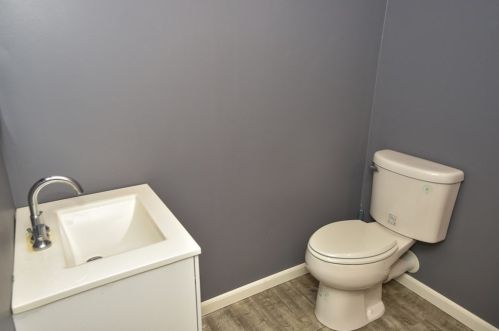 25 Circle Dr, West Springfield MA  01089-1724 exterior