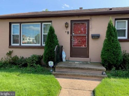 41 Henry St, Trenton, NJ 08611-3219