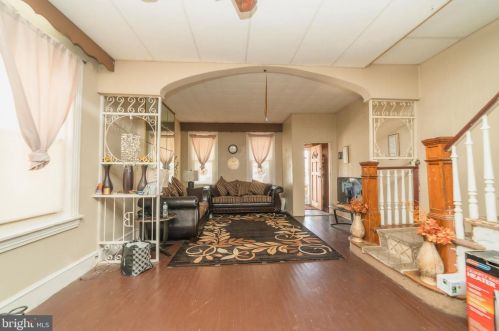 318 Jeffrey St, Chester, PA 19013-2513