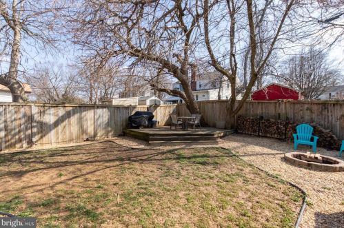 5947 Monticello Rd, Alexandria VA 22303-2218 exterior