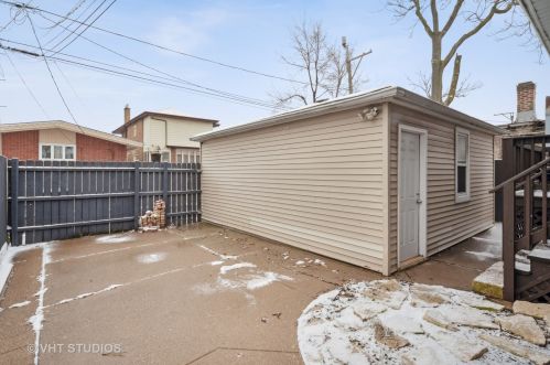 7251 Paxton Ave, Chicago IL  60649-2519 exterior