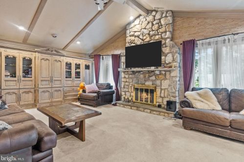 3883 Dempsey Ln, Huntingdon Valley PA  19006-1901 exterior