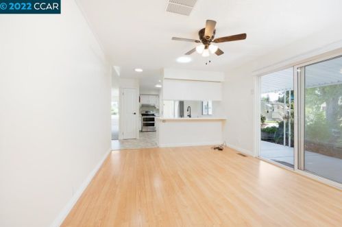 2081 Dalis Dr, Concord CA 94520-5423 exterior