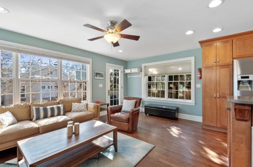 6215 Leona Ave, Chicago IL 60646-4811 exterior