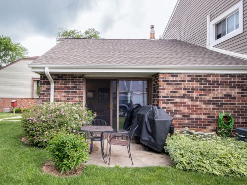 6354 20th St, Milwaukee WI 53221-5255 exterior