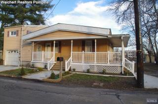 24 Hobson Ave, Wayne NJ  07470-4845 exterior