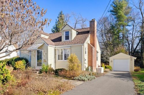 71 Doane St, Manchester, CT 06042-3202