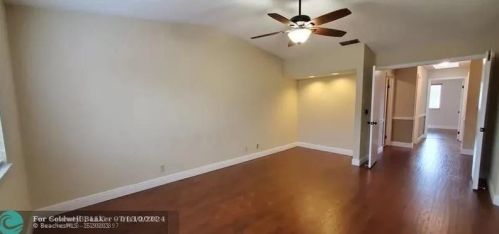 6823 Via Regina, Boca Raton FL 33433-3956 exterior