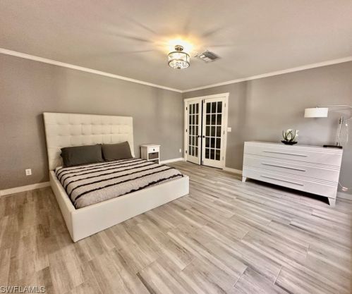 754 105 Ave, Naples FL 34108-1842 exterior