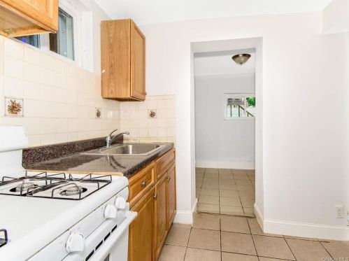 2318 Holland Ave, Bronx NY 10467-8710 exterior