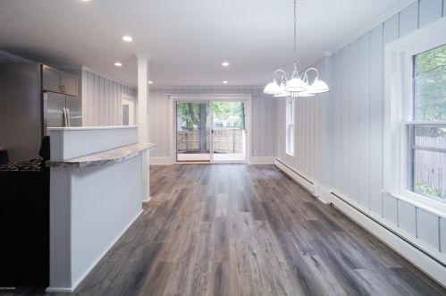 1820 Oakland Dr, Kalamazoo MI 49008-1805 exterior