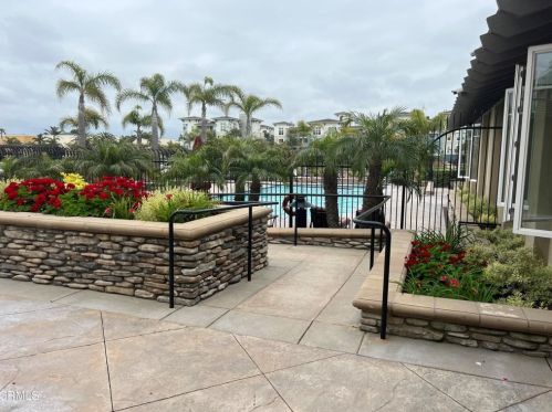 1404 Donegal Way, Oxnard CA  93035-1442 exterior