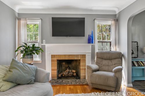 1114 Northlawn St, Grand Rapids MI 49505-3724 exterior