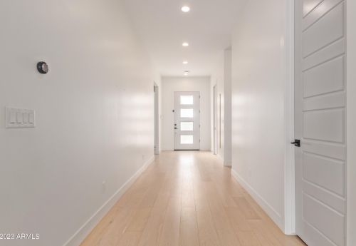 4239 42nd St, Phoenix AZ  85018-4207 exterior