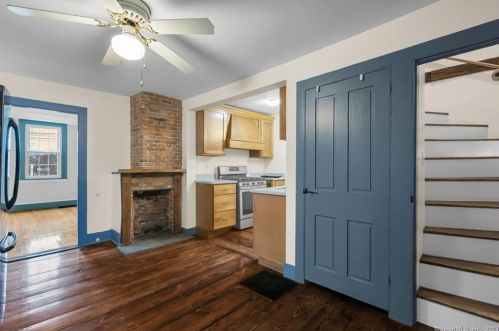 83 Maple St, Ellington CT  06029-3350 exterior