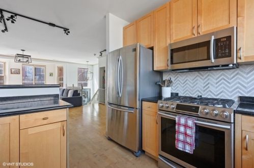 4807 Sacramento, Chicago IL 60805-1746 exterior