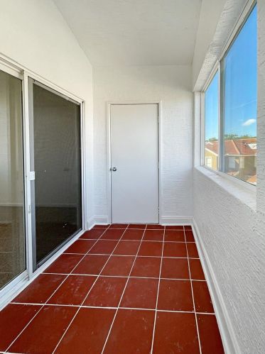 15215 Amberly Dr, Tampa FL 33647-2155 exterior