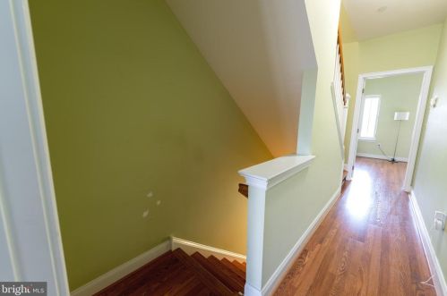 206 Admirals Way, Philadelphia PA 19146-5213 exterior