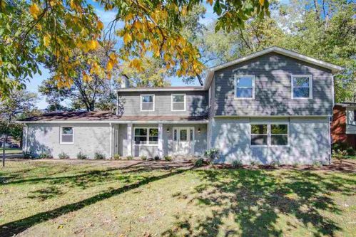 15685 Embers Dr, Mishawaka, IN 46545-1502