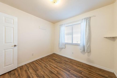 4719 Castleman Dr, Austin TX 78725-1720 exterior