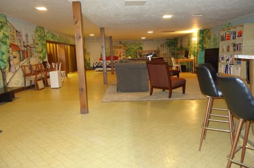 2244 Reis Run Rd, Pittsburgh PA 15237-1470 exterior