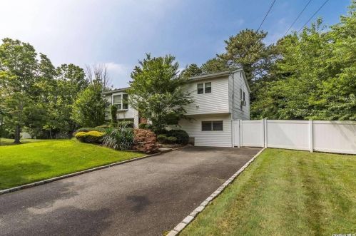 1 Charter Ave, Huntington Station, NY 11746-6417