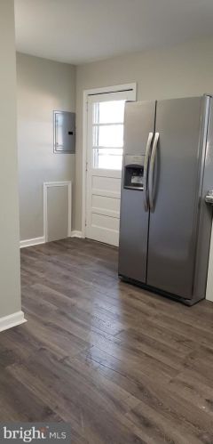 210 Lambson Ln, New Castle DE  19720-2123 exterior