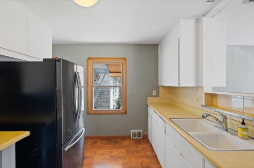 9401 Auer Ave, Milwaukee WI exterior