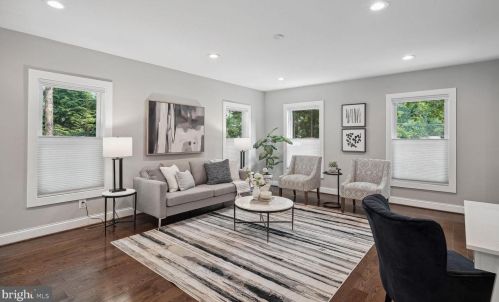 8819 Victory Ln, Rockville MD 20854-3643 exterior