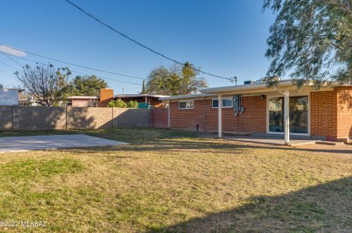 8217 Beverly St, Tucson AZ 85710-5931 exterior