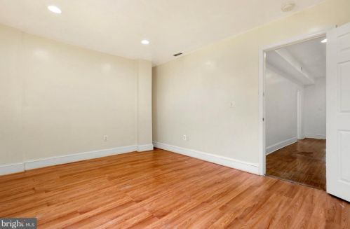 1320 T St, Washington DC 20009-4438 exterior