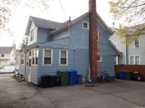 4 Knapp Ave, Middletown NY 10940-5637 exterior